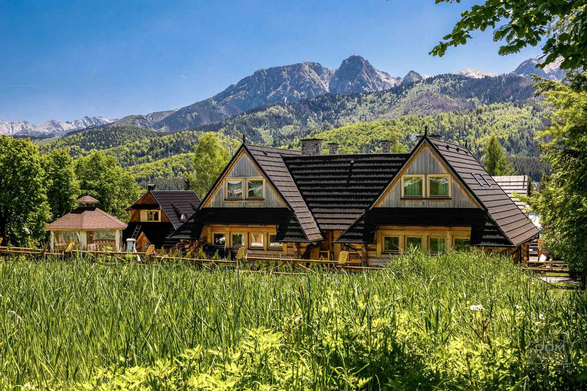 Architektura i budynki - DOMFOTO - fotograf wnętrz i architektury. Fotografia nieruchomości w miastach: Kraków, Zakopane, Szczawnica, Nowy Targ, Rabka-Zdrój, Nowy Sącz, Myślenice, Kościelisko i całej Polsce.