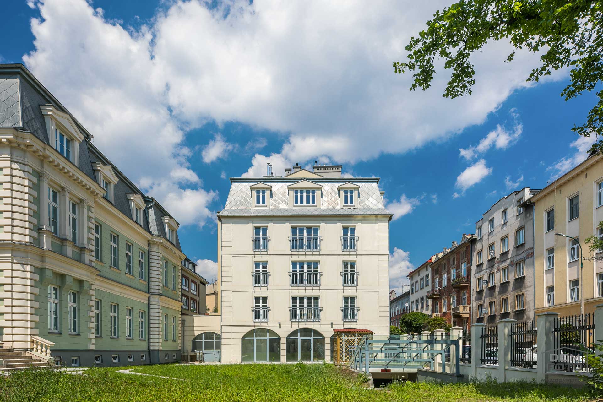 Architektura i budynki - DOMFOTO - fotograf wnętrz i architektury. Fotografia nieruchomości w miastach: Kraków, Zakopane, Szczawnica, Nowy Targ, Rabka-Zdrój, Nowy Sącz, Myślenice, Kościelisko i całej Polsce.