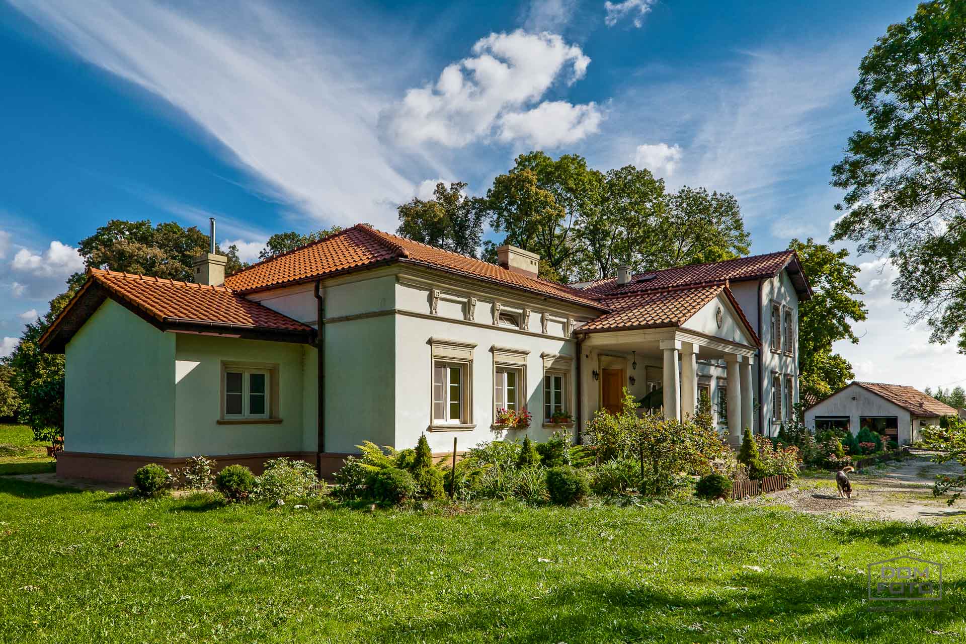 Architektura i budynki - DOMFOTO - fotograf wnętrz i architektury. Fotografia nieruchomości w miastach: Kraków, Zakopane, Szczawnica, Nowy Targ, Rabka-Zdrój, Nowy Sącz, Myślenice, Kościelisko i całej Polsce.