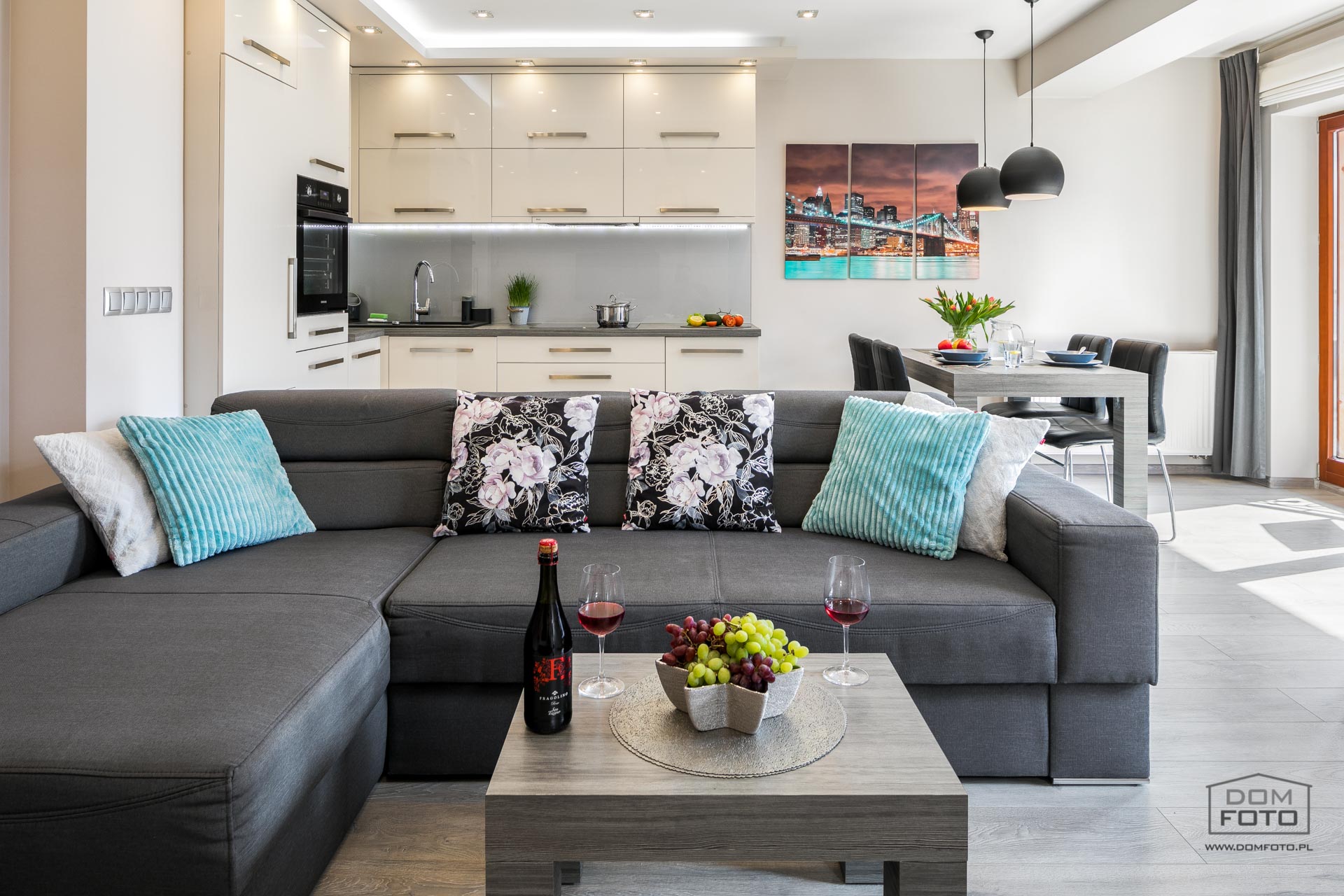 Apartamenty - DOMFOTO - fotograf wnętrz i architektury. Fotografia nieruchomości w miastach: Kraków, Zakopane, Szczawnica, Nowy Targ, Rabka-Zdrój, Nowy Sącz, Myślenice, Kościelisko i całej Polsce.