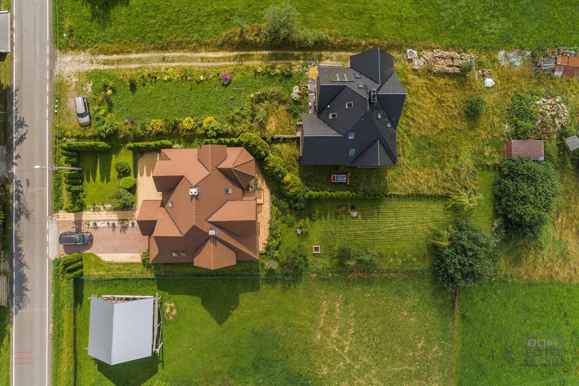 Dron, zdjęcia lotnicze - DOMFOTO - fotograf wnętrz i architektury. Fotografia nieruchomości w miastach: Kraków, Zakopane, Szczawnica, Nowy Targ, Rabka-Zdrój, Nowy Sącz, Myślenice, Kościelisko i całej Polsce.